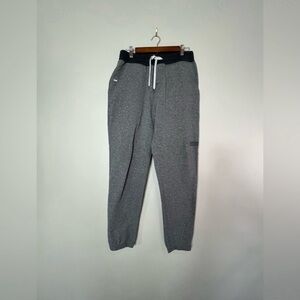 Vuori sweats size small - mint condition